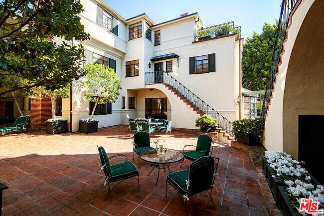 Building Photo - 159 S Rodeo Dr