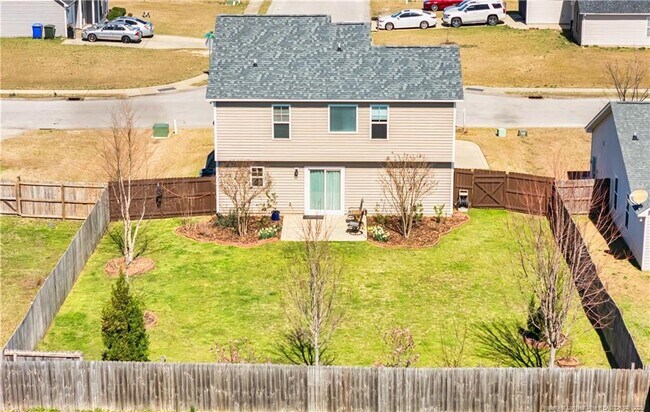 Foto del edificio - 2112 Yellowbrick Rd