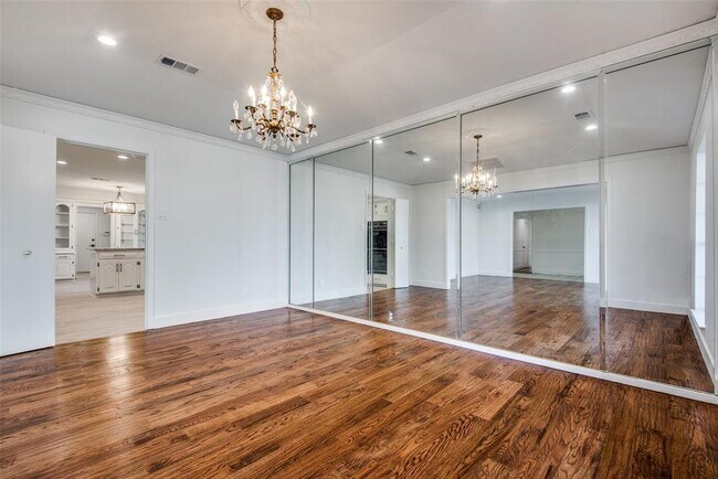Foto del edificio - 7408 Meadow Oaks Dr