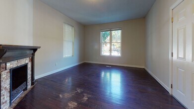 Building Photo - 520 12th Ave SE