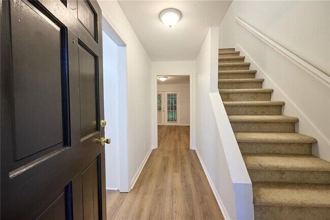 Foto del edificio - 1718 Country Park Way