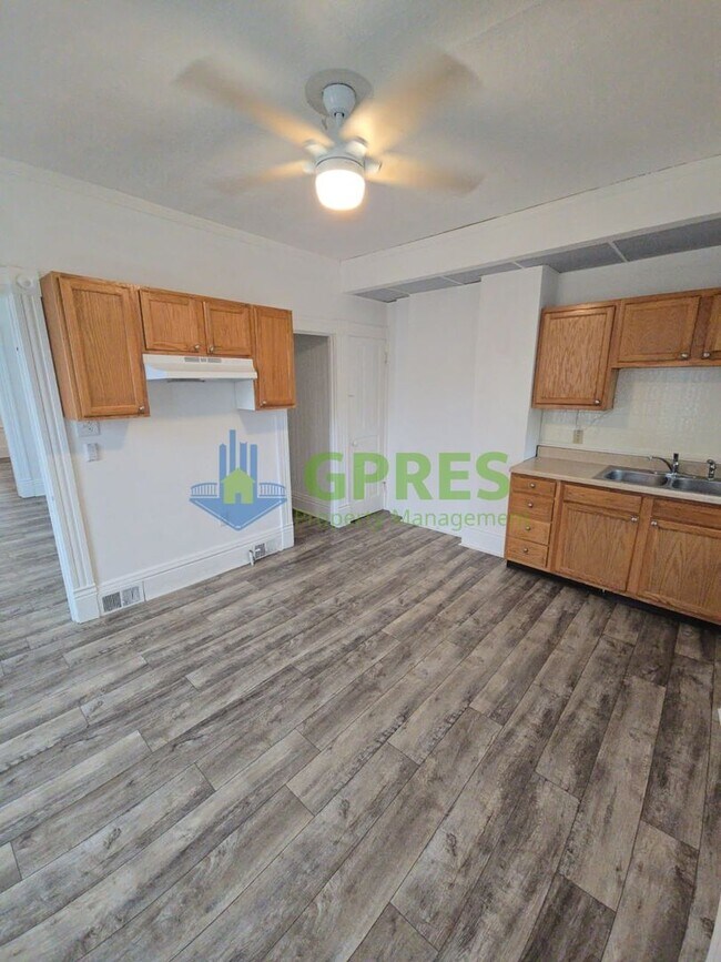 Foto del edificio - 159-161 Freeport Rd