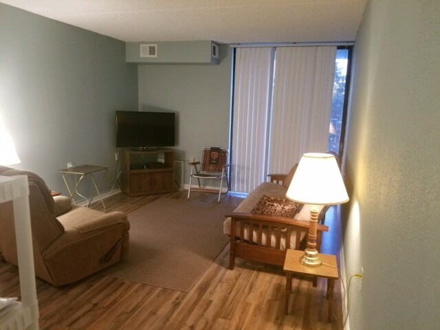 Foto principal - 1750 N Marywood Ave