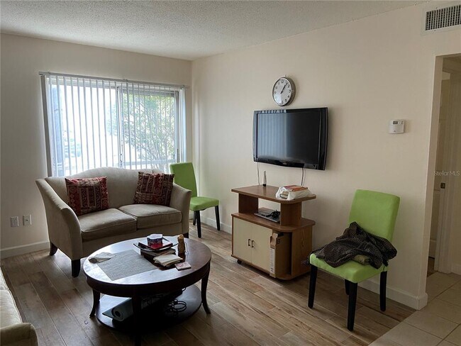 Foto del edificio - 1700 SW 16th Ct