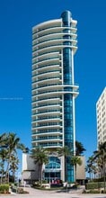 Building Photo - 5025 Collins Ave