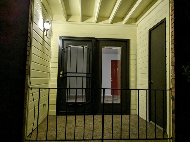 Building Photo - 3319 Chase Ln