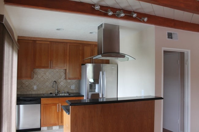 Interior Photo - 4657 Coldwater Canyon