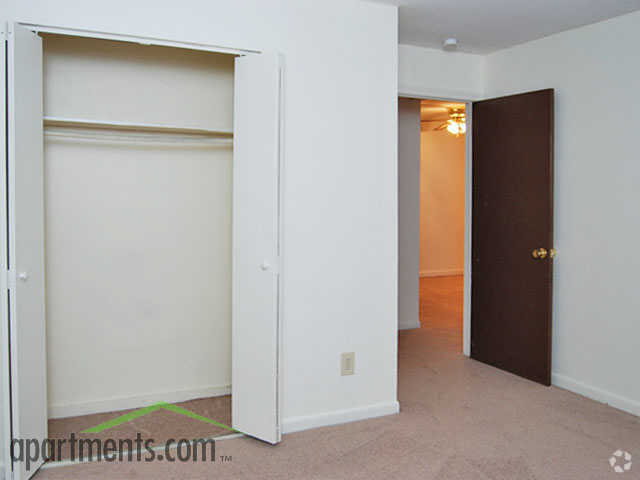 Primer dormitorio - Ledgecrest Apartments
