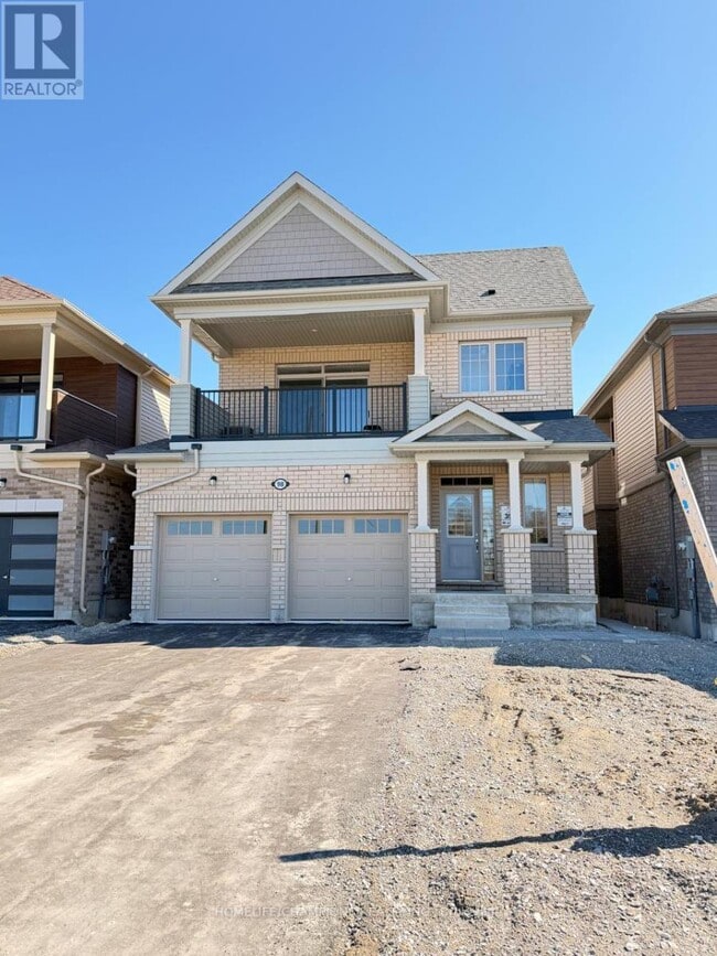 Building Photo - 98 Donald Cameron Crescent