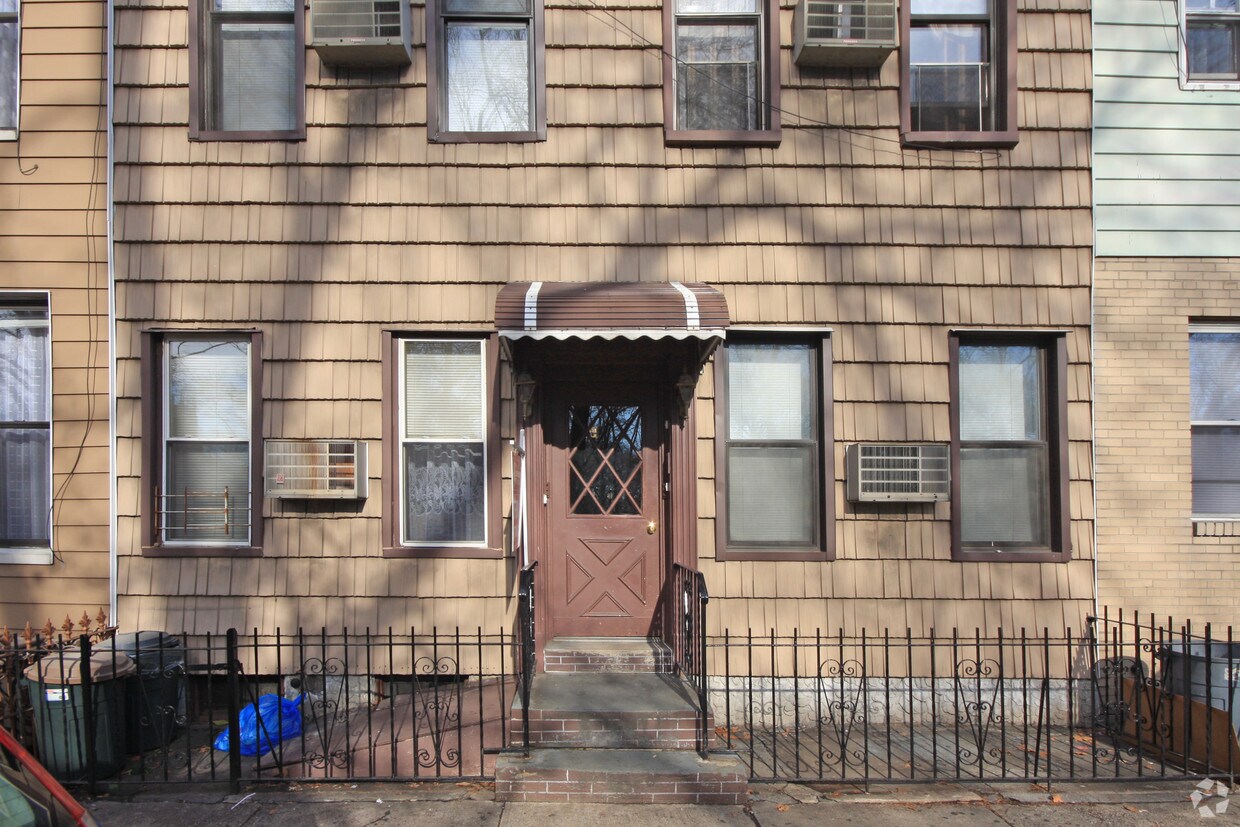 Foto del edificio - 217 Nassau Ave
