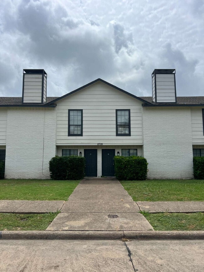 Photo - 2705 Wimbledon Ct Apartment