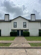 Building Photo - 2705 Wimbledon Ct