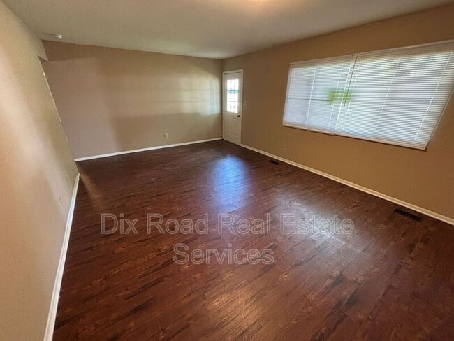 Building Photo - 813 Leora St