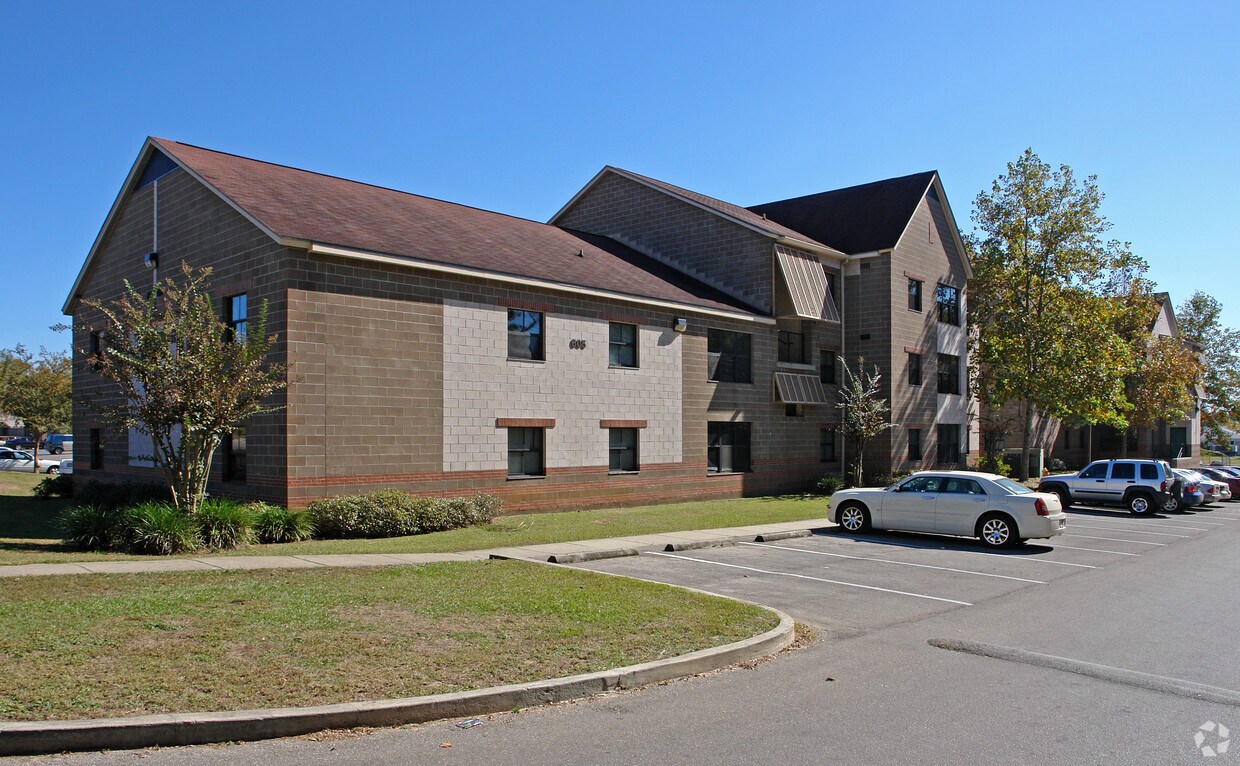 Primary Photo - 277 Palmetto St
