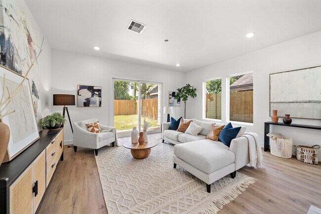 Foto del edificio - 406 E 33rd St