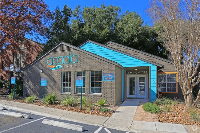 Centro de alquiler - Acadia on the Lake