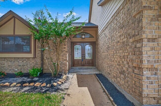 Foto del edificio - 15415 Swan Creek Dr