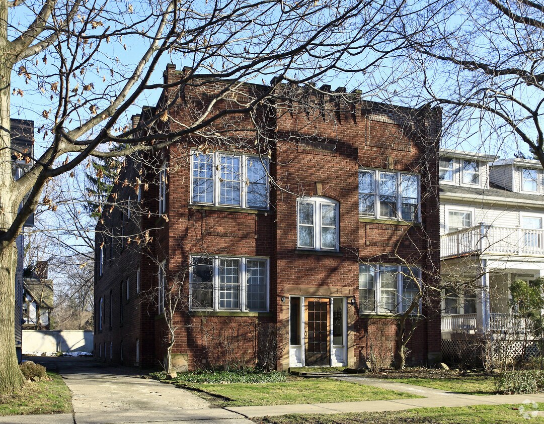 Building Photo - Granview