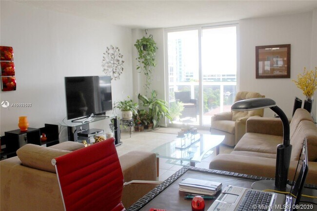 Foto del edificio - 7928 West Dr