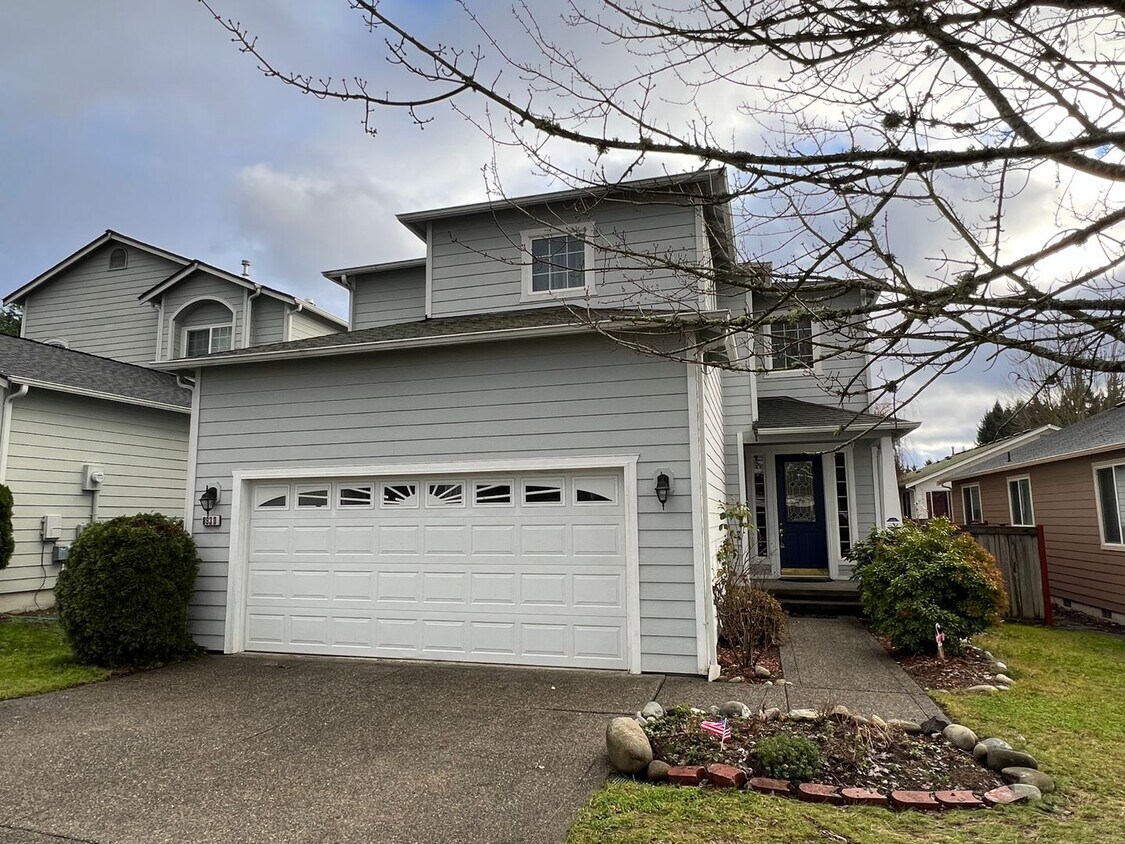 A Must See inside of a Gated Community House Rental in Puyallup, WA