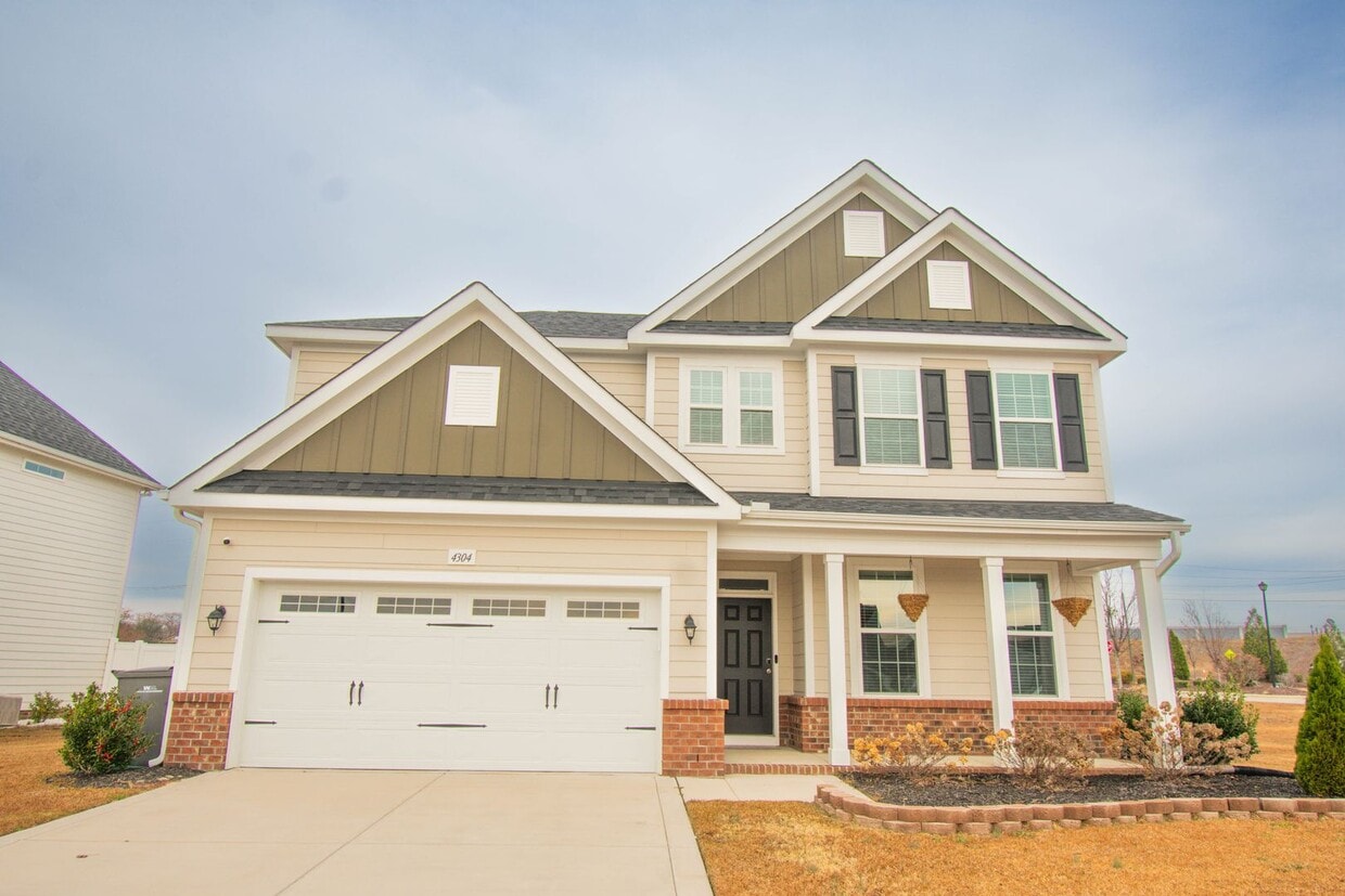 Primary Photo - Coming Soon! 4 Bedroom 3 Bathroom- No Pets