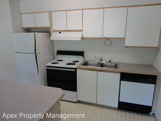 Building Photo - 2 br, 1 bath Apartment - 2170 DOUGLAS AVE