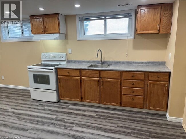 Building Photo - 1130 #24 REGIONAL Rd