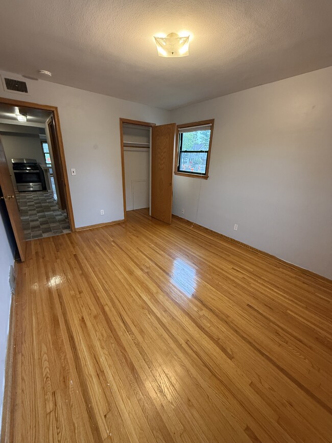 Building Photo - 3020 W 44th St