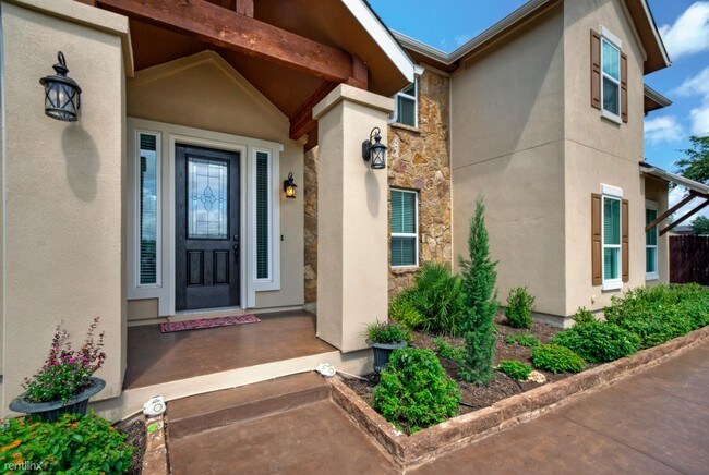 Building Photo - 1010 Canyon Edge Dr