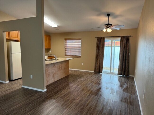 Foto del edificio - KU1-Broadway Duplex 1