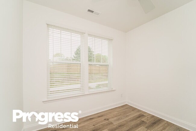 Building Photo - 604 Ethridge Pl