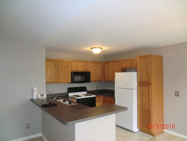Kitchen - 51673 Hale Ln