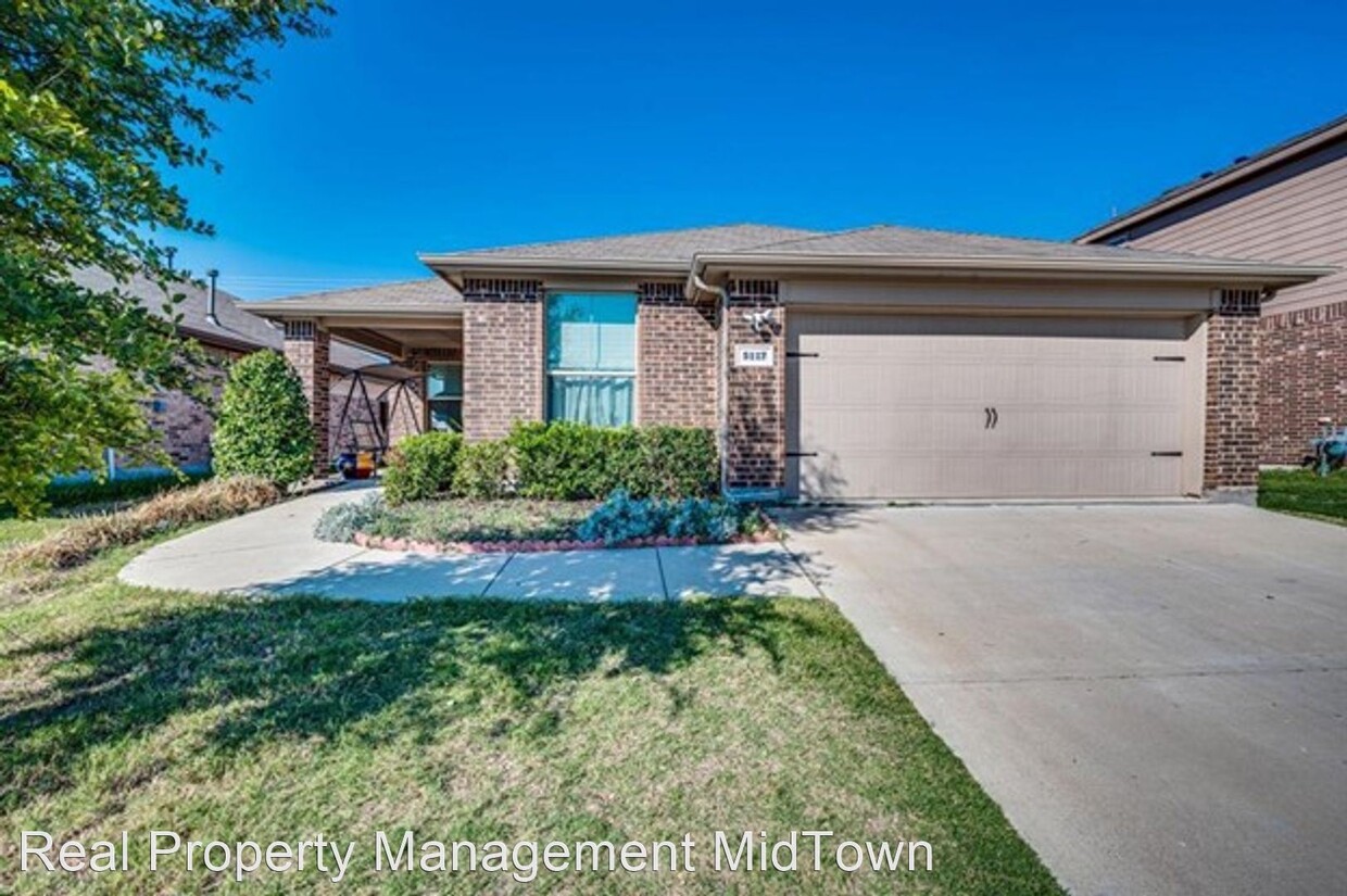 Foto principal - 4 br, 2 bath House - 5117 Grayson Ridge Dr