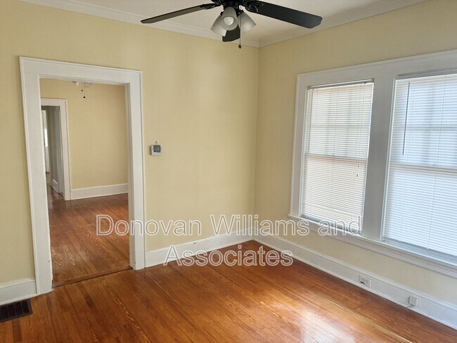 Foto del edificio - 1529 Thomas Ave