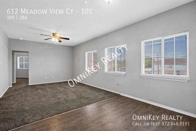 Foto del edificio - 612 Meadow View Ct