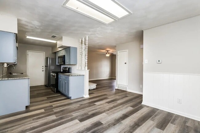 Photo - 2300 Narobi Pl House