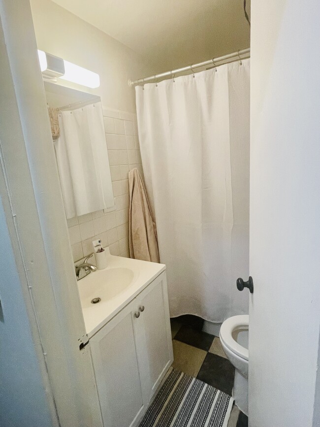 Foto del edificio - 2468 N Orchard St
