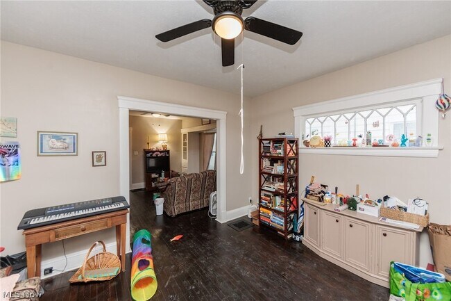 Foto del edificio - 1446 Hopkins Ave