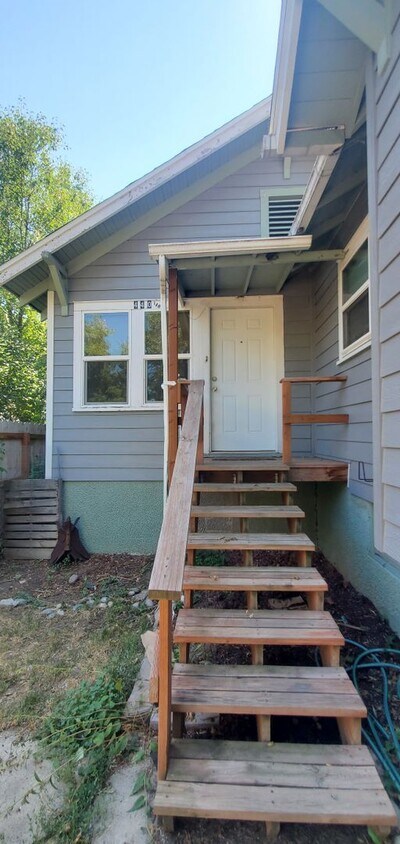 Primary Photo - 440, 440 1/2, 442 Yellowstone Ave