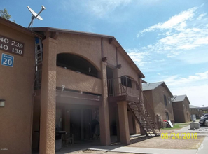 Building Photo - 465 W Ivyglen St