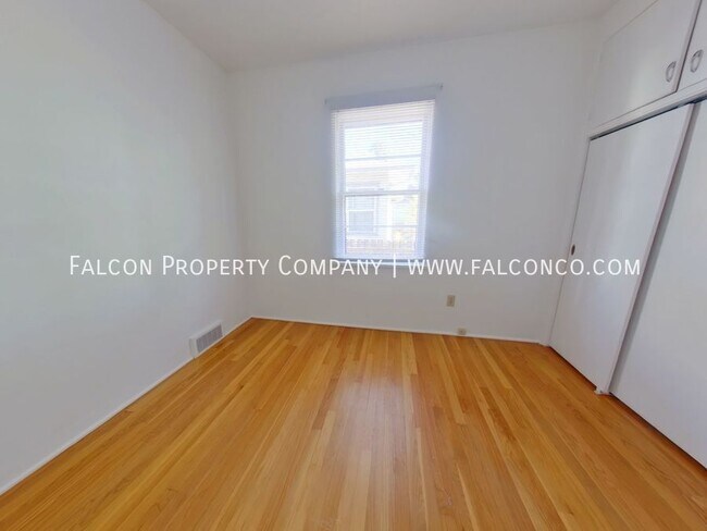 Building Photo - Darling Upper Unit In The Old North End - ...