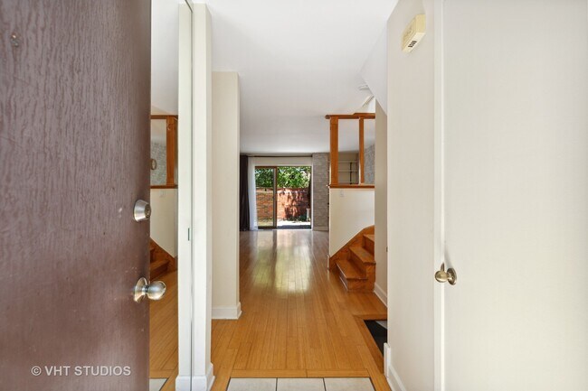 Building Photo - 1252 W Westgate Terrace