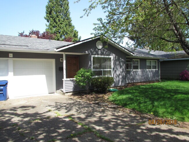 Building Photo - Wonderful Milwaukie Ranch Style Home!