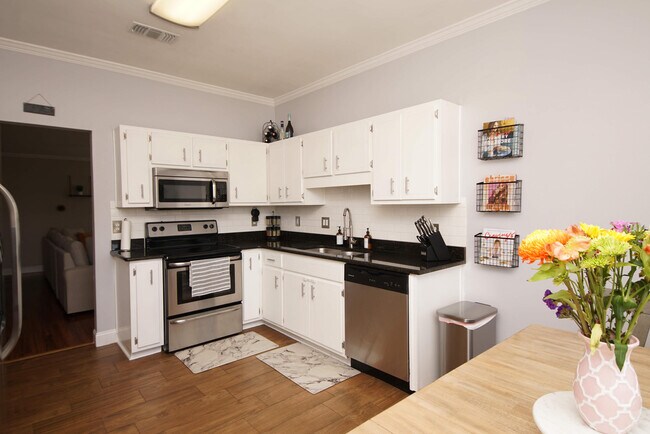 Building Photo - 1191 Lariat Ct