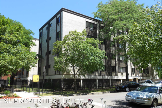 Building Photo - 1024 W Catalpa Ave