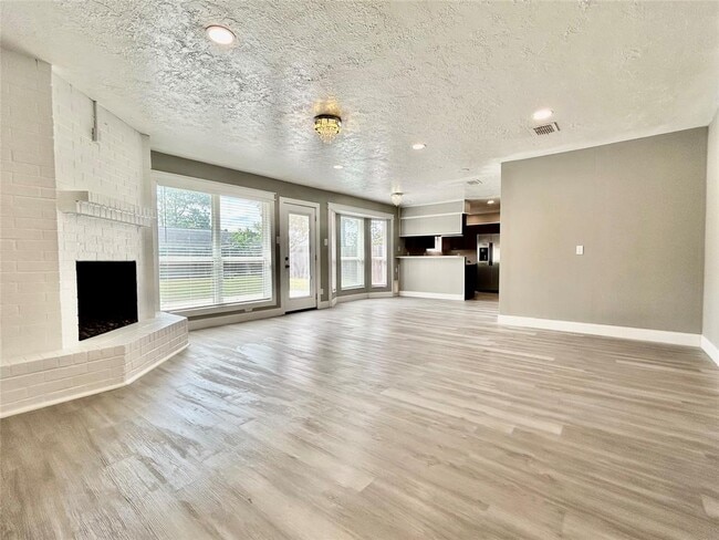 Building Photo - 1808 Sleepy Creek Way