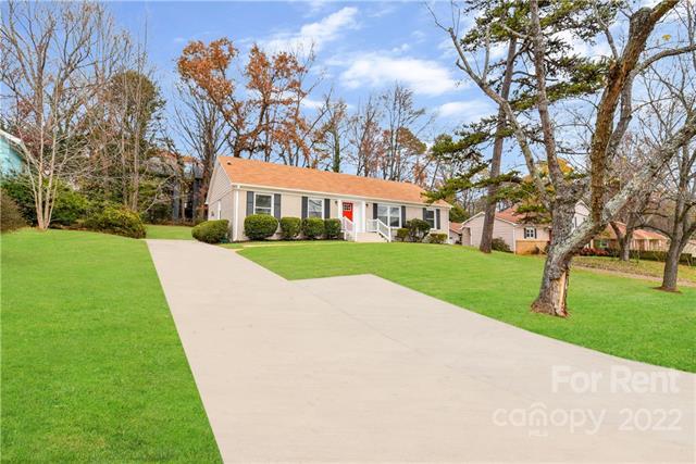 Foto del edificio - 7311 Riding Trail Rd