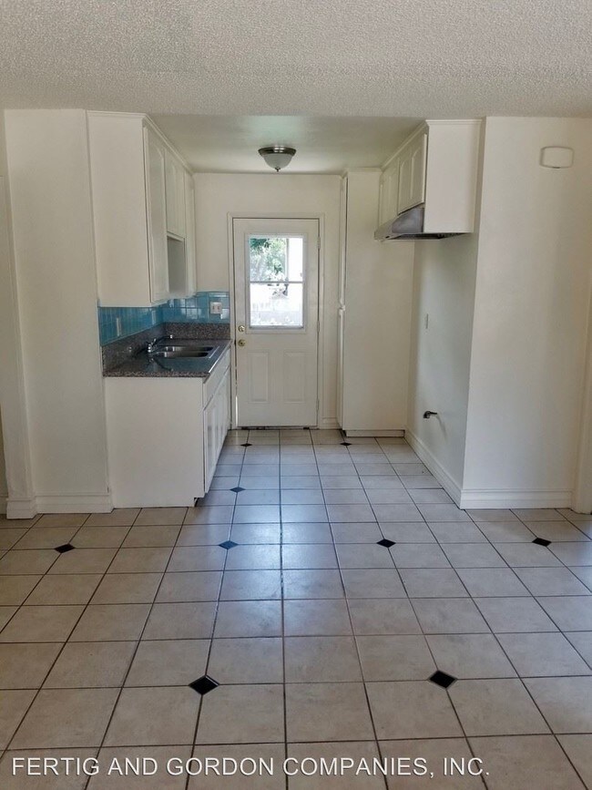 Foto del edificio - 2750-2750 Leafdale Ave