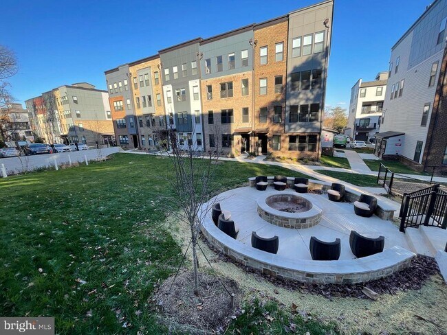 Foto del edificio - 4161 Red Mulberry Dr