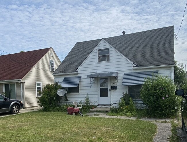 Building Photo - 3753 W 117th St